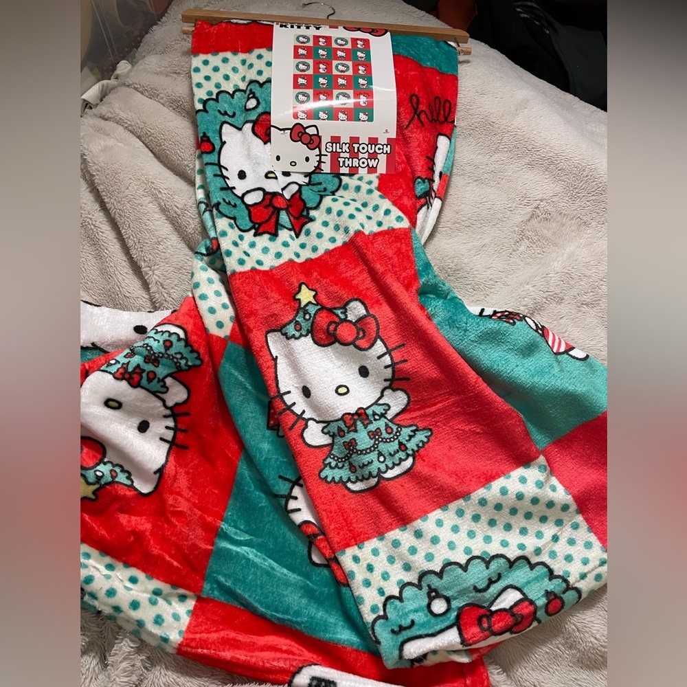 NWT Hello Kitty Sanrio Christmas Silk Touch Throw Blanket